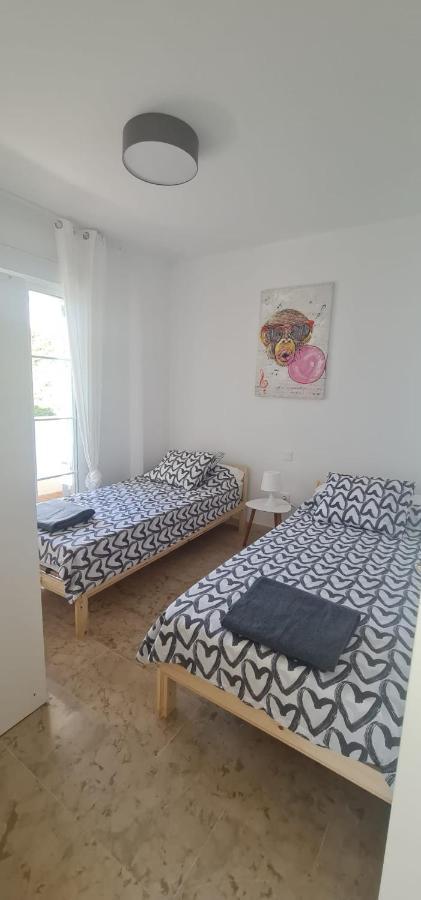 Small Oasis - Appartement 6 Personnes Манилва Экстерьер фото