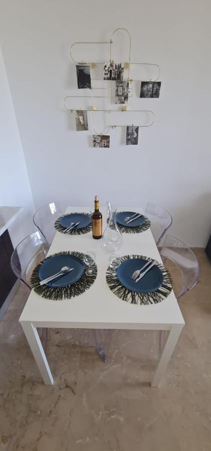 Small Oasis - Appartement 6 Personnes Манилва Экстерьер фото