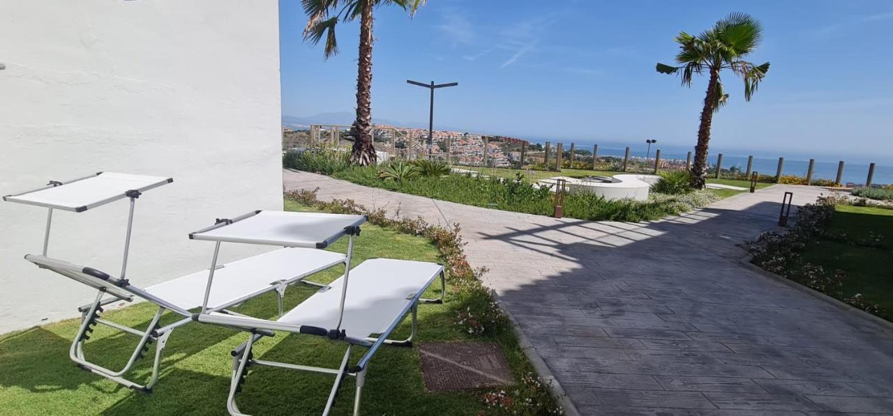 Small Oasis - Appartement 6 Personnes Манилва Экстерьер фото