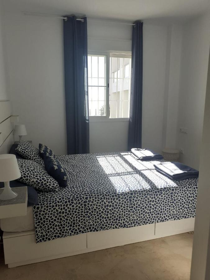 Small Oasis - Appartement 6 Personnes Манилва Экстерьер фото